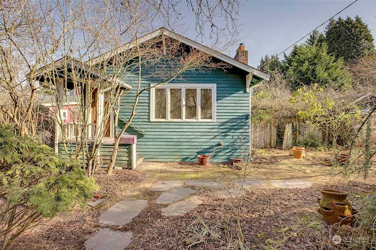 9812 8th Ave NE Seattle, WA 98115