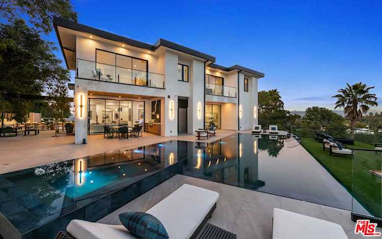 16430 Westfall Place Encino, CA 91436