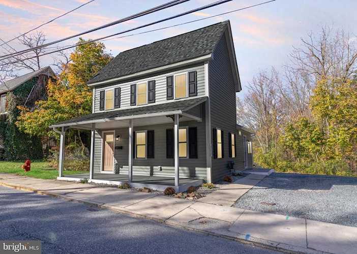 PHOTOS & DETAILS: 511 E 4th St, Laurel, DE 19956 For Sale - MLS #DESU2032264 - Photos, Virtual Tour, School Info - Real Estate Listing Info Photo 1