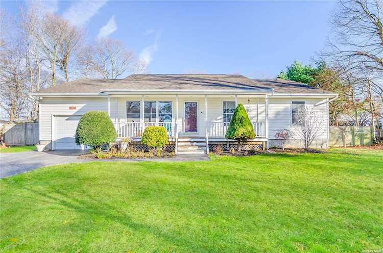 183 Hagerman Avenue East Patchogue, NY 11772