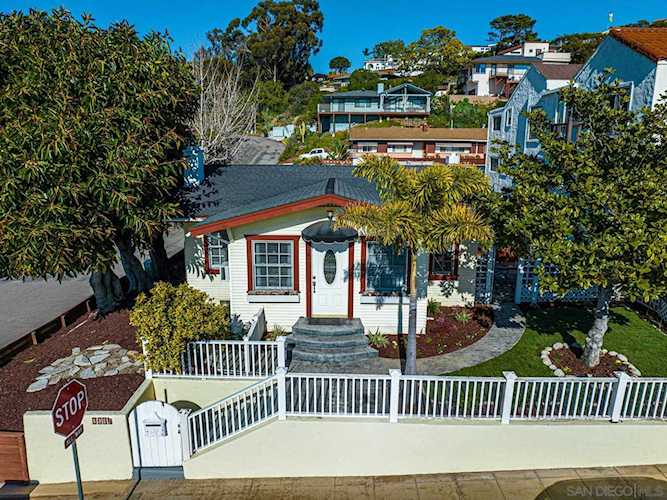 2544 Juan St San Diego, CA 92110