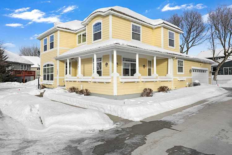 1607 Summit Hill Eagan, MN 55122