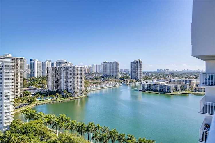 2801 NE 183rd St #2004W Aventura, FL 33160