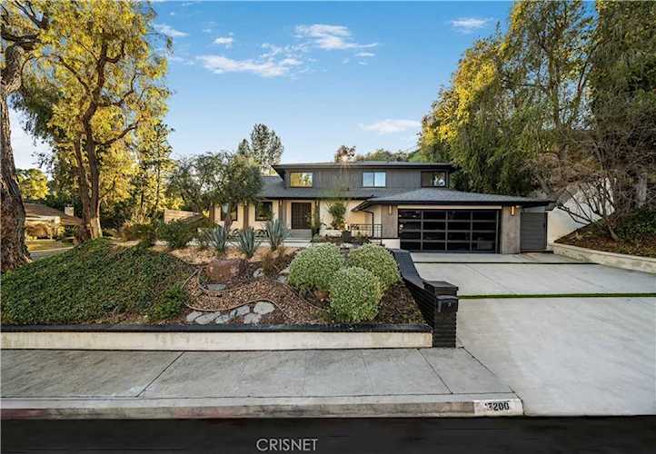 17200 Luverne Place Encino, CA 91316