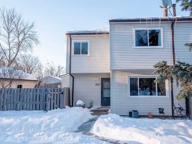 1507 Woodview Avenue W Eagan, MN 55122 | MLS 6326953 Photo 1