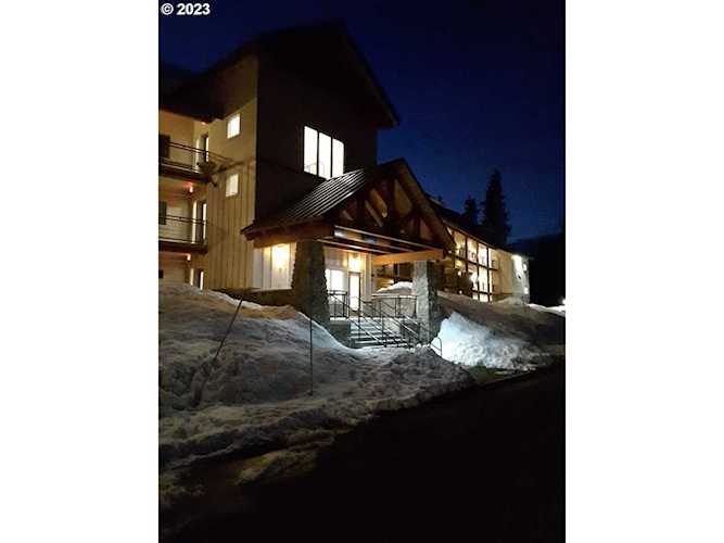 31067 E Multorpor DR #106 Government Camp, OR 97028 | MLS 23233077 Photo 1