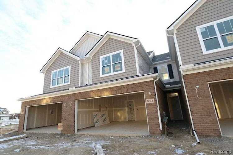 8644 Grove Washington, MI 48094