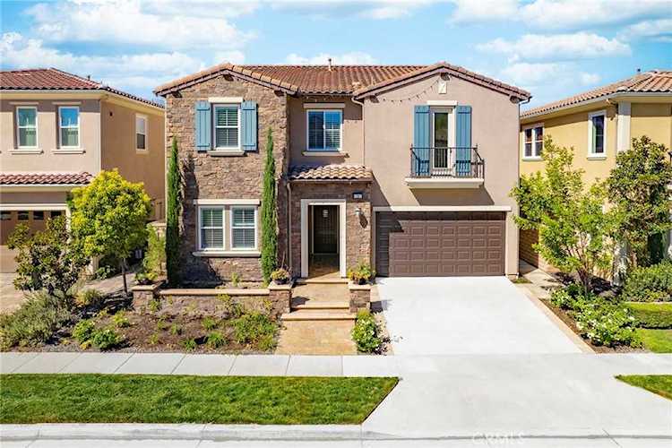 14 Snowberry Lake Forest, CA 92630