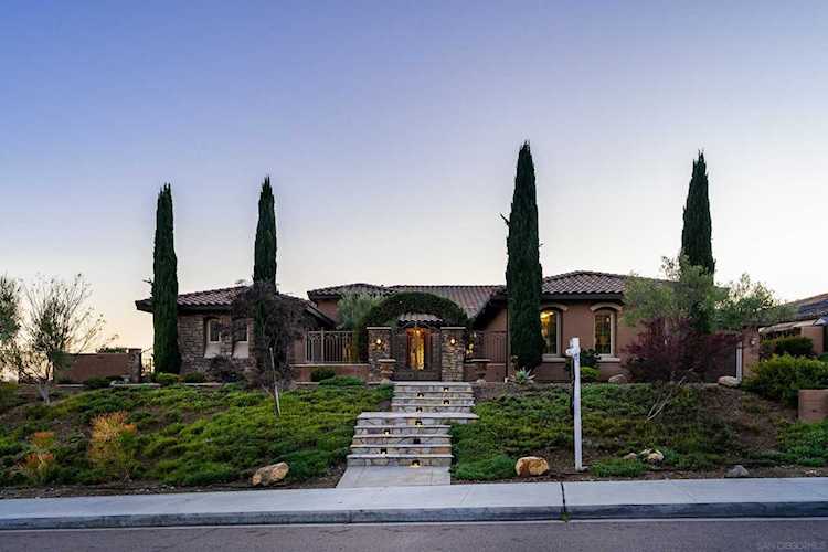 428 Agua Vista Dr Chula Vista, CA 91914