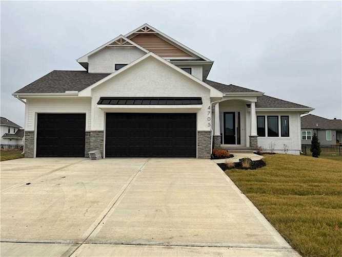 4705 NE Freehold Dr Lee's Summit, MO 64064