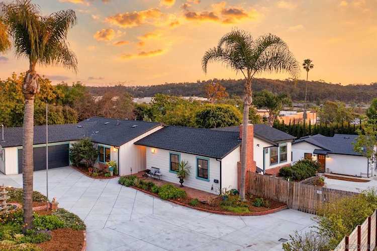 2335 Ivy Rd Oceanside, CA 92054