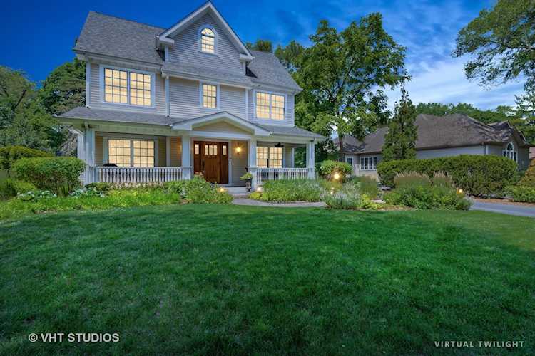 127 Kenloch Ave Libertyville, IL 60048