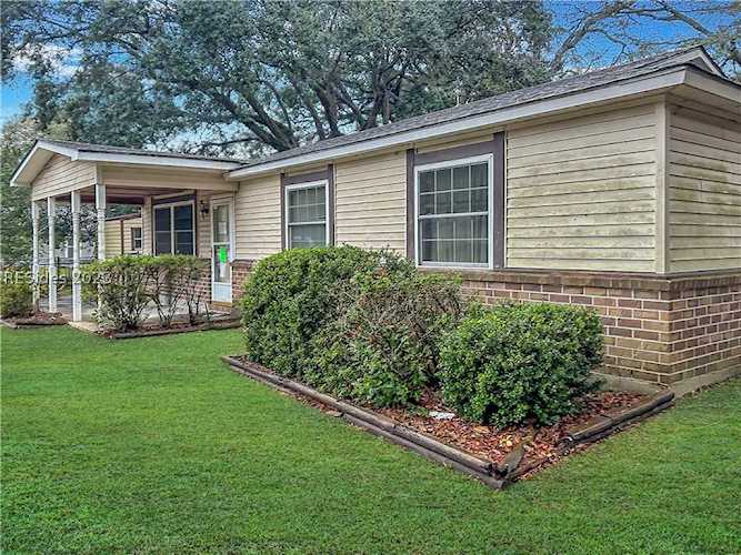 1977 Pulaski Dr Beaufort, SC 29906 | MLS 432041 Photo 1