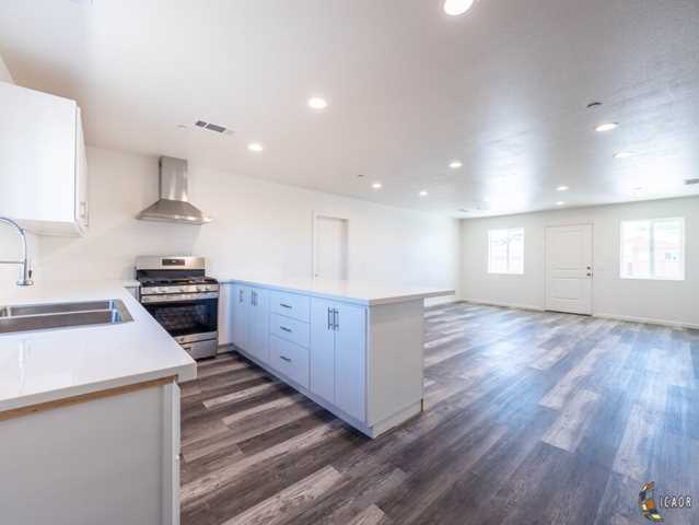 881 Woodward Ave El Centro, CALIFORNIA 92243 | MLS 23236639IC Photo 1