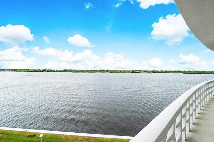 2760 S Ocean Boulevard #407 Palm Beach, FL 33480