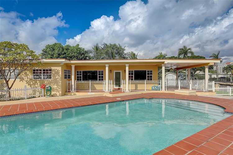 1855 Hibiscus Dr North Miami, FL 33181