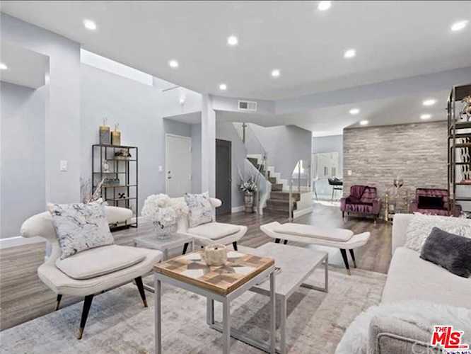 4711 Colfax Ave #10 North Hollywood, CA 91602