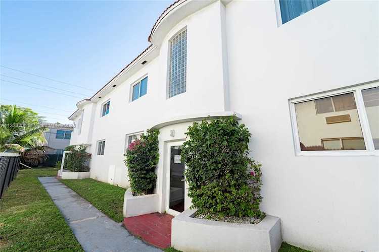 1248 Marseille Dr #8 Miami Beach, FL 33141