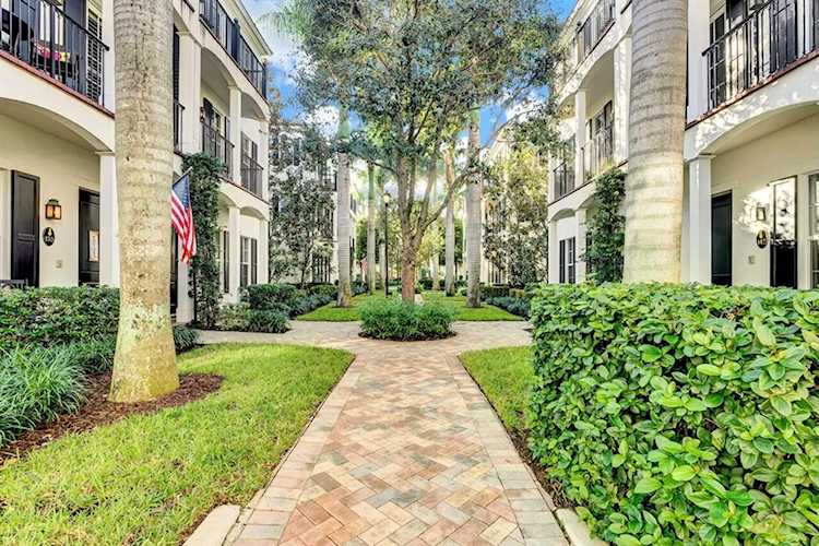 131 Madison Lane Delray Beach, FL 33444