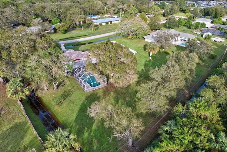 5727 Briargate Lane Fort Pierce, FL 34981