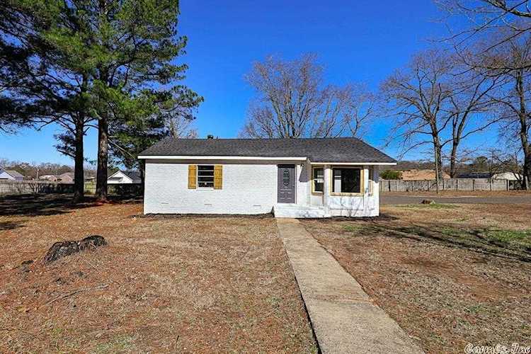 810 North Drive Benton, AR 72015