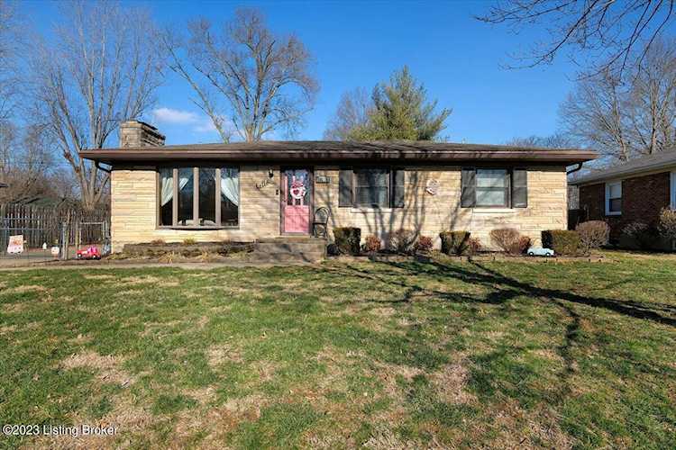 10110 Nanka Rd Louisville, KY 40272 | MLS 1629982 Photo 1