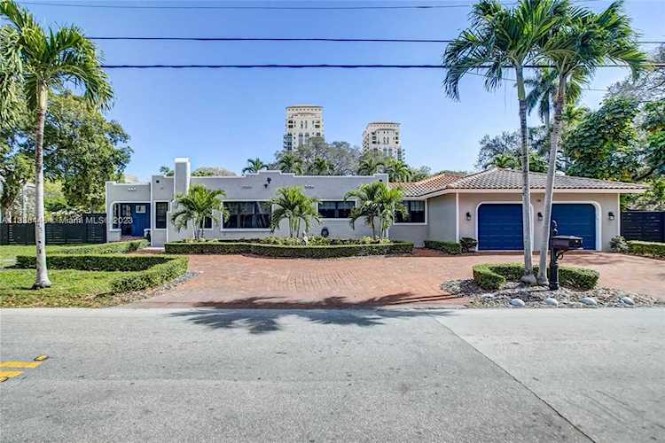 734 W Las Olas Blvd Fort Lauderdale, FL 33312