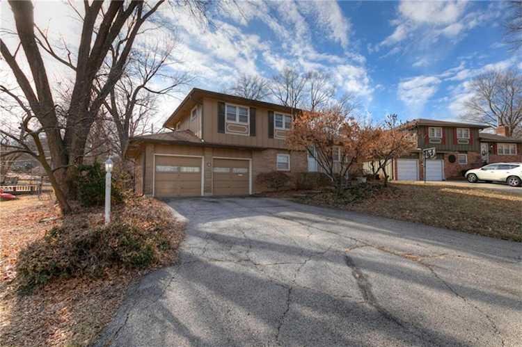 7932 Grandview St Overland Park, KS 66204 | MLS 2419821 Photo 1
