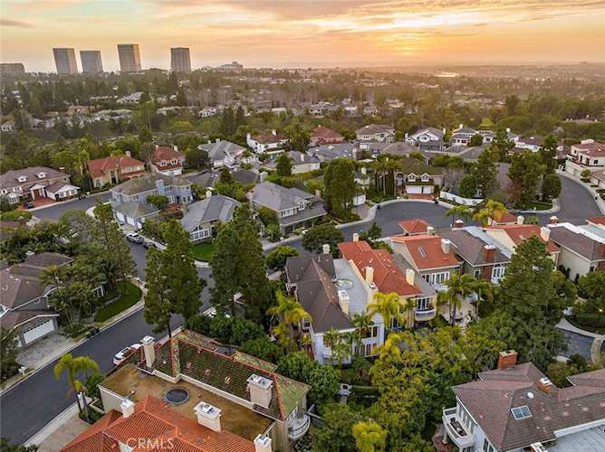 14 Belcourt #7 Newport Beach, CA 92660 | MLS OC22255310 Photo 1