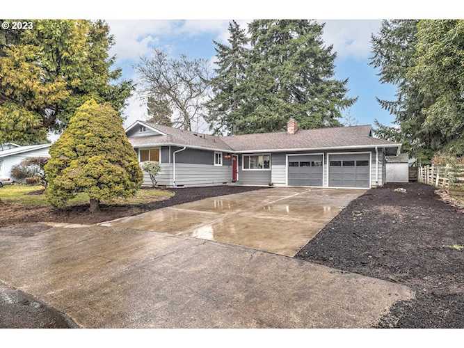 854 SE 21st CT Hillsboro, OR 97123