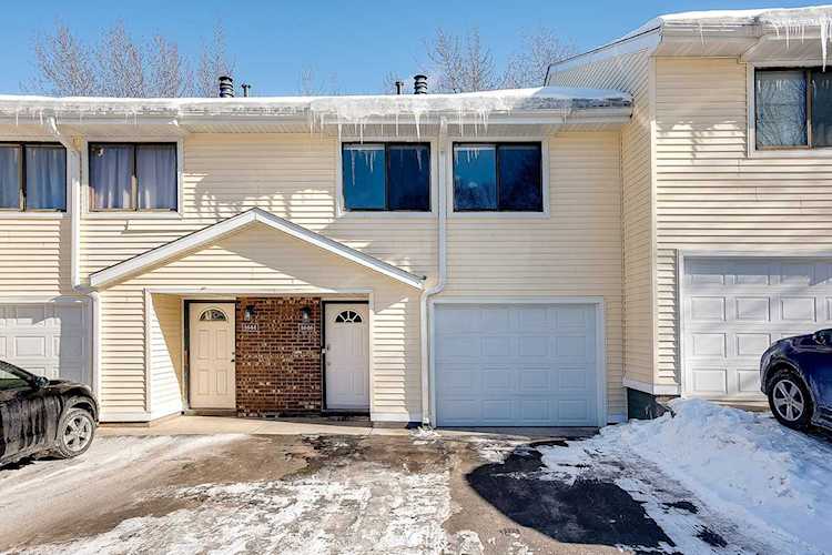 1646 City View Drive #19 Eagan, MN 55121