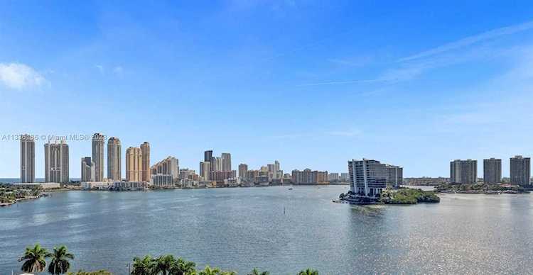 3530 SE Mystic Pointe Dr #1410 Aventura, FL 33180