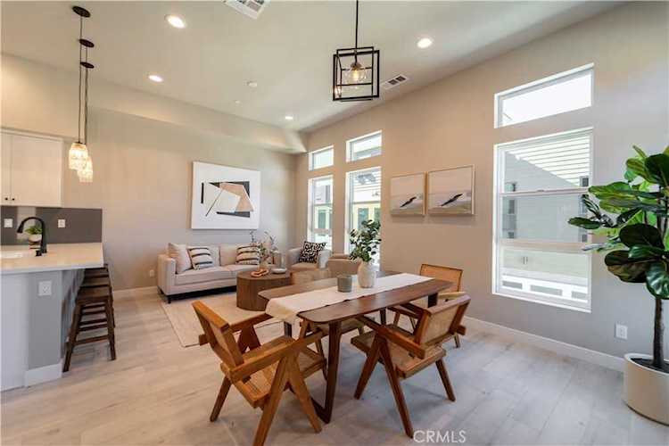 717 W Duarte Rd #C Monrovia, CA 91016