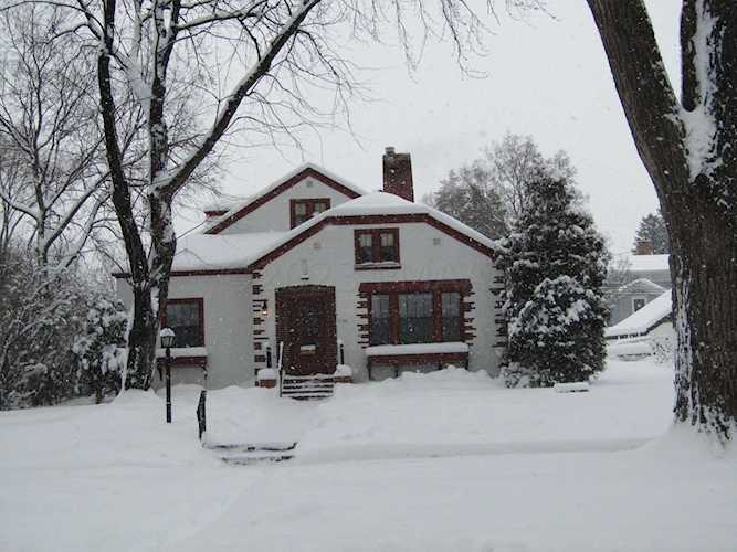 1110 9th St S Fargo, ND 58103 | MLS 23-29 Photo 1
