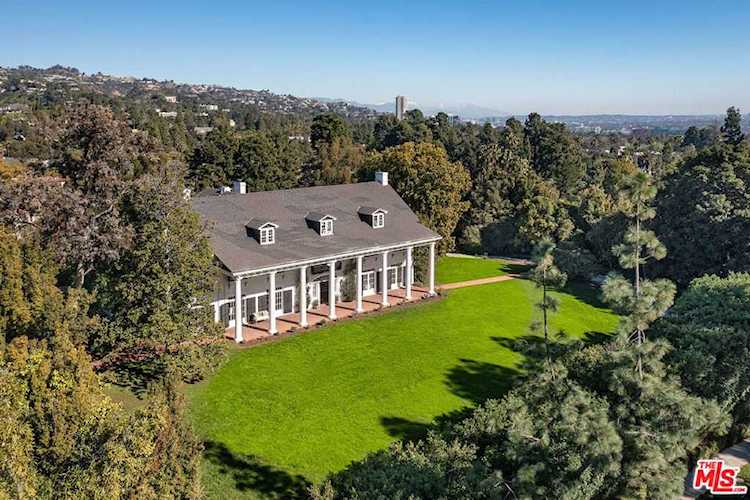 1006 N Crescent Dr Beverly Hills, CA 90210