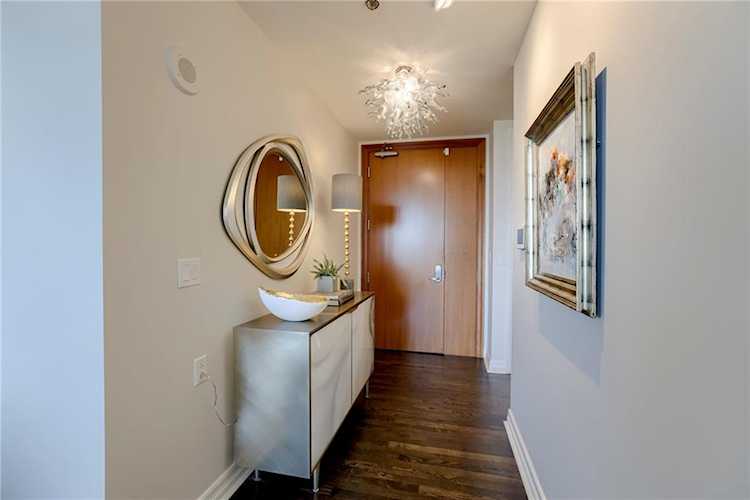 4950 Central St #903 Kansas City, MO 64112 | MLS 2419825 Photo 1