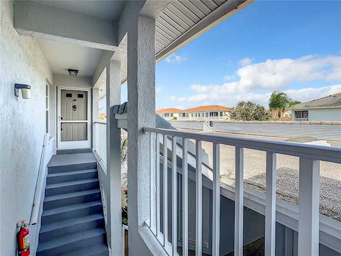 1041 Capri Isles Blvd #213 Venice, FL 34292