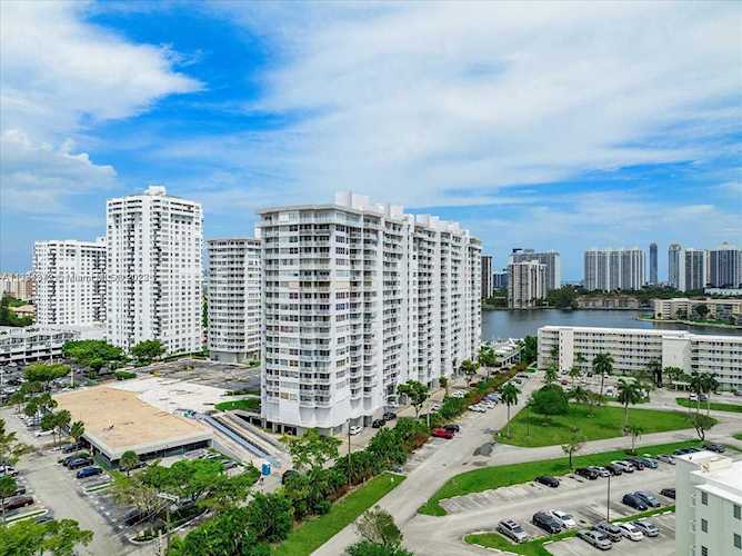 18021 Biscayne Blvd #301 Aventura, FL 33160
