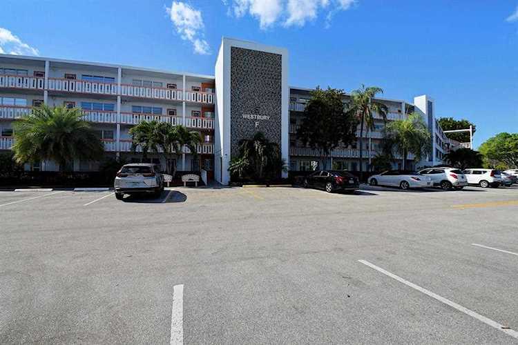 1010 Westbury F #1010 Deerfield Beach, FL 33442