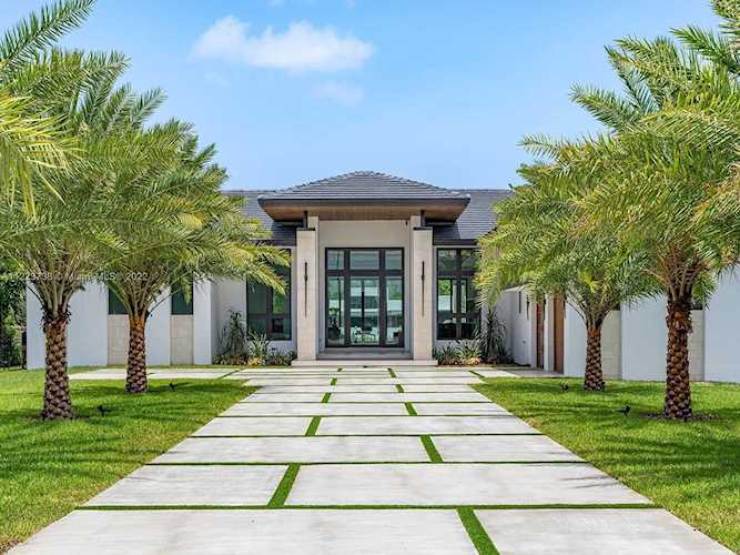 5941 SW 87th Ave Miami, FL 33173