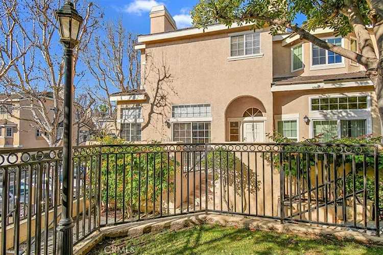 2300 Maple Ave #204 Torrance, CA 90503 | MLS PV23019948 Photo 1