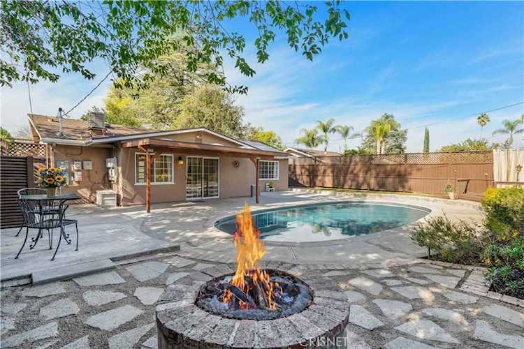 6308 Glide Ave Woodland Hills, CA 91367 | MLS SR23019917 Photo 1