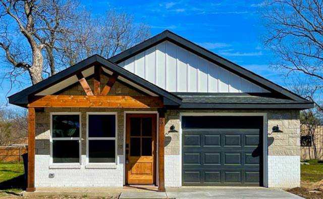 629 N Commerce Street Corsicana, TX 75110