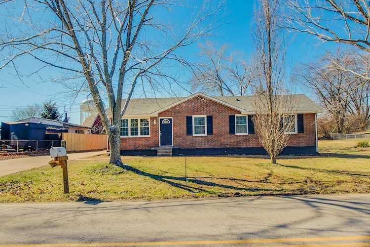816 Garrettsburg Rd Clarksville, TN 37042