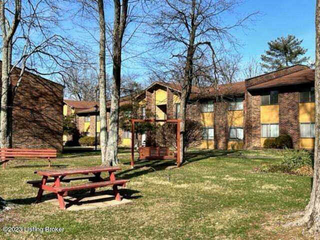 7050 Wildwood Cir #101 Louisville, KY 40291 | MLS 1630141 Photo 1