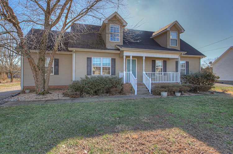 416 Dorchester Dr Christiana, TN 37037