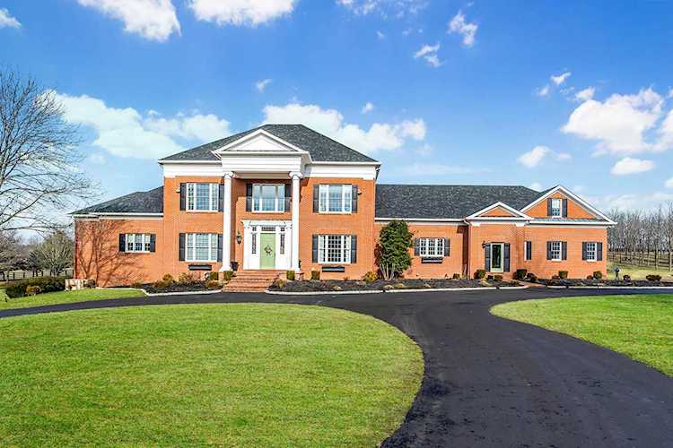 3021 Brookmonte Ln Lexington, KY 40515