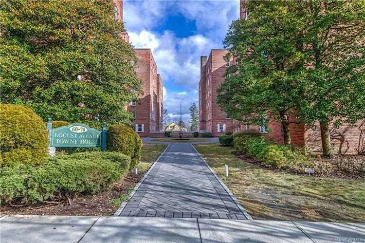 70 Locust Avenue #206B New Rochelle, NY 10801