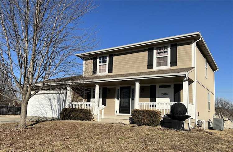 2016 Owen Dr Pleasant Hill, MO 64080 | MLS 2418574 Photo 1