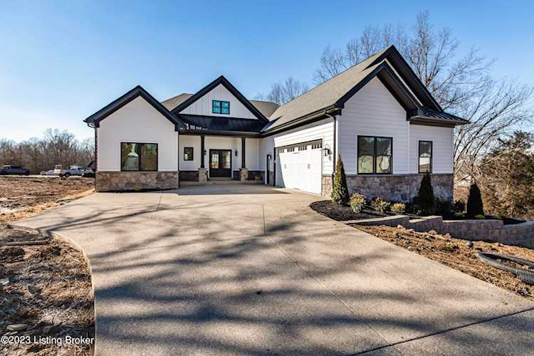5508 Farmhouse Dr Crestwood, KY 40014